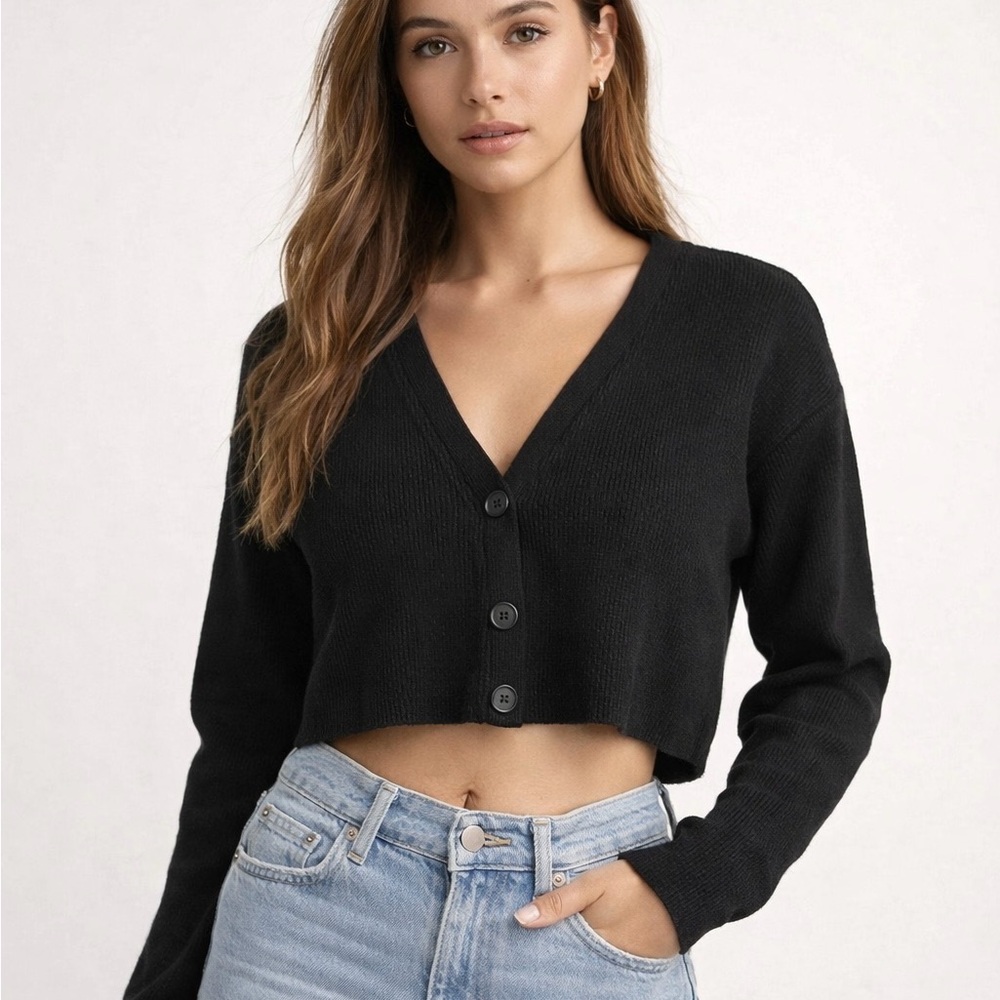 3/$30 Zara Black Cropped V-Neck Cardigan - Medium